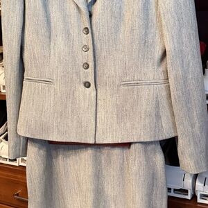 Elegant Gray Women's Suit
